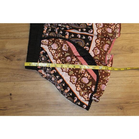 Band of Gypsies Boho Paisley Floral Patchwork Shorts Black Pink – Women’s M - Picture 7 of 7